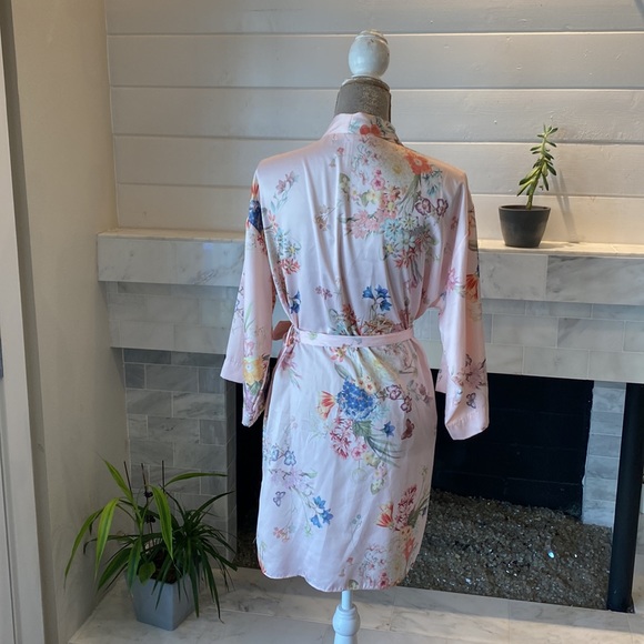 Flora Nikrooz Matte Charmeuse Pink Floral Kimono Robe Size M/L - Picture 8 of 14